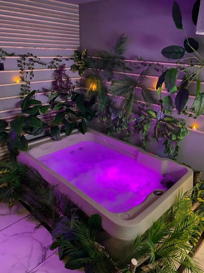 L'Appart'Hotel 23Eme Avenue - Spa Privatif - Love Room - Appartements A Themes Ламалу-ле-Бен Экстерьер фото