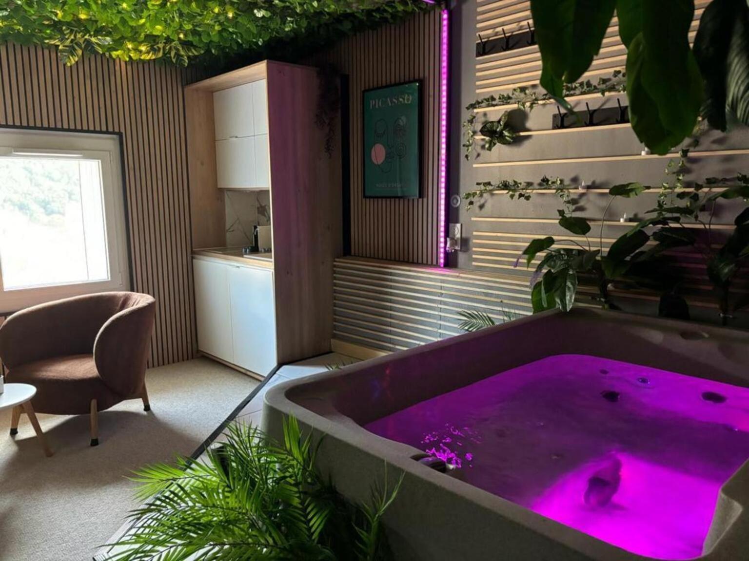 L'Appart'Hotel 23Eme Avenue - Spa Privatif - Love Room - Appartements A Themes Ламалу-ле-Бен Экстерьер фото